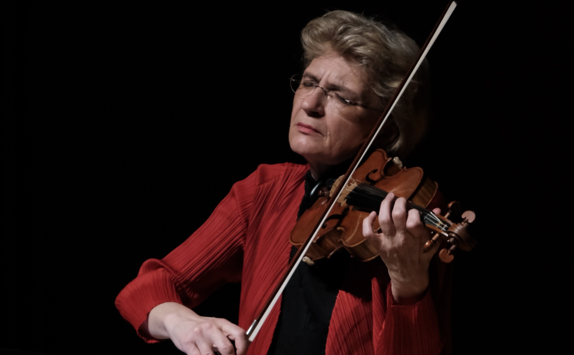 Antje Weithaas Plays Bach's Six Sonatas and Partitas for Solo Violin