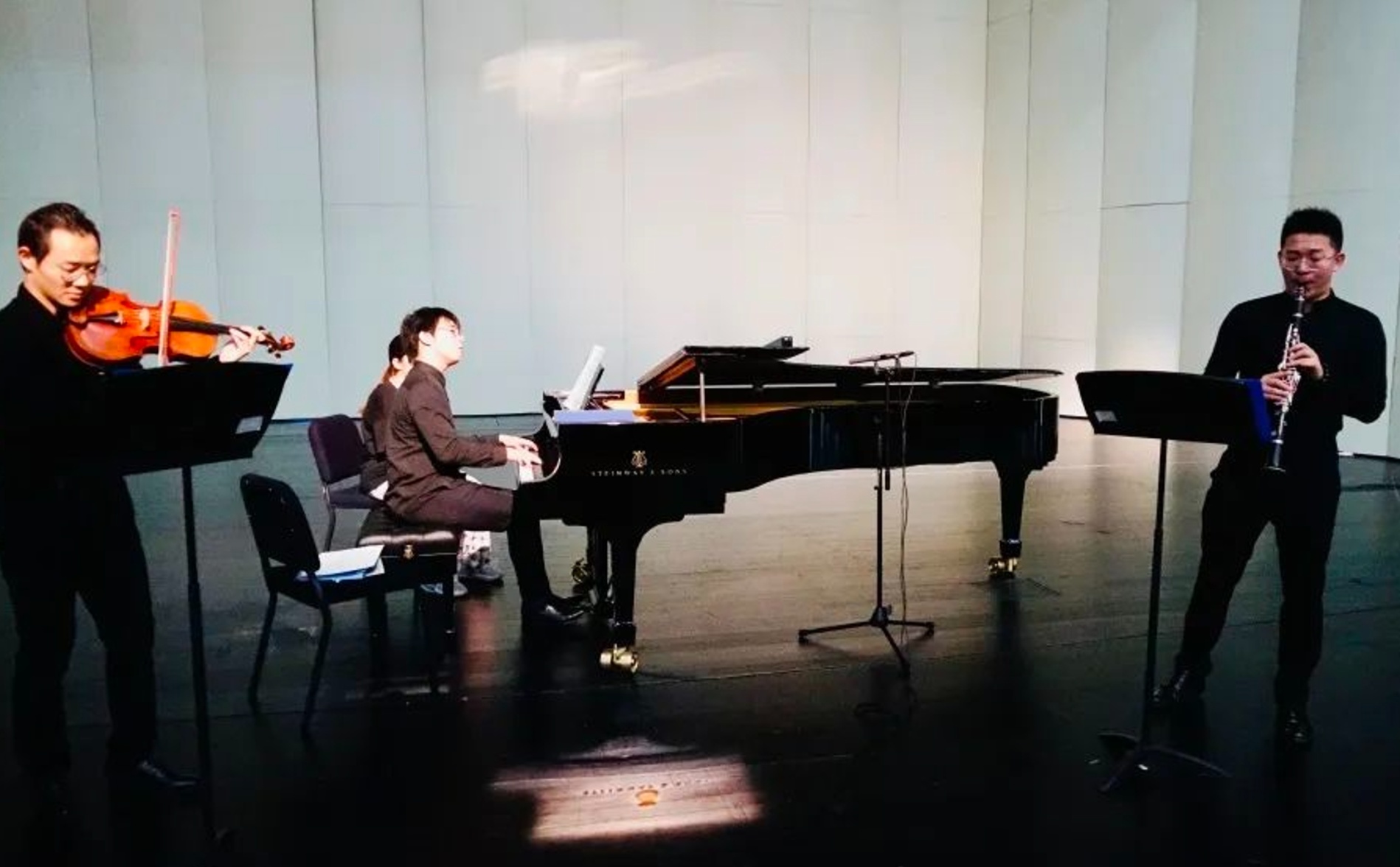 Tomorow Trio Concert