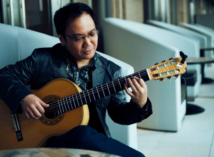 Music Salon: Your First Chance to Witness How an 8-String Guitar is Played