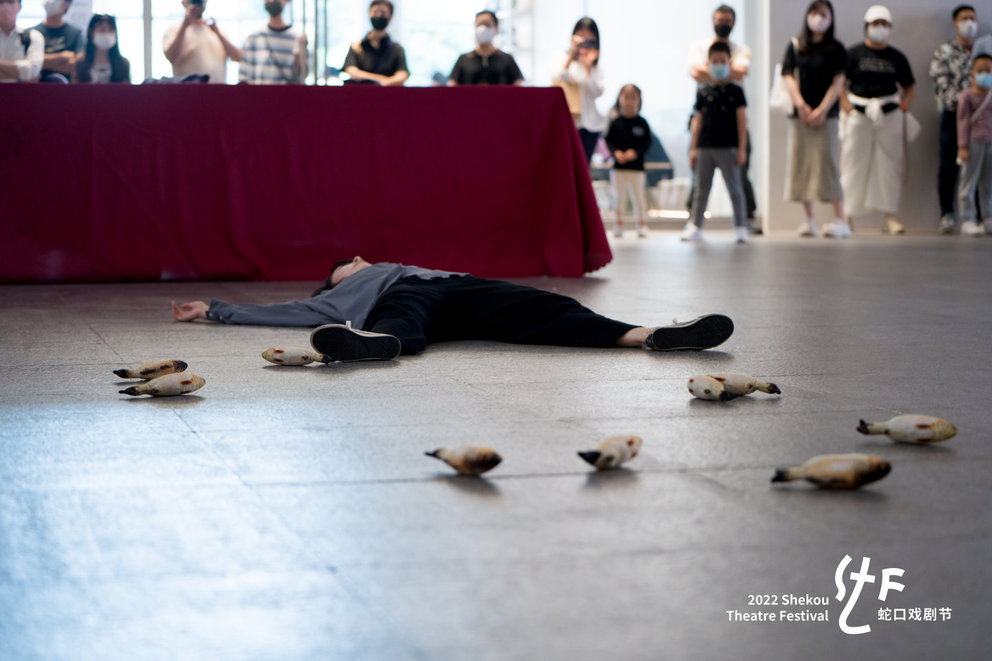 2022蛇口戏剧节：《鲶鱼效应》3元一次事舞所 演艺互联