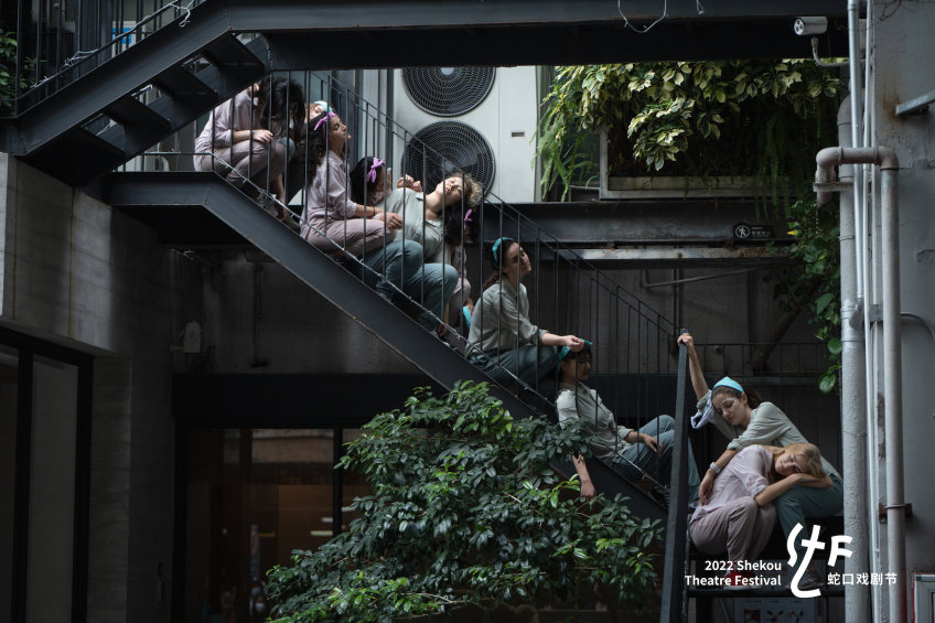 《海上·陆上》