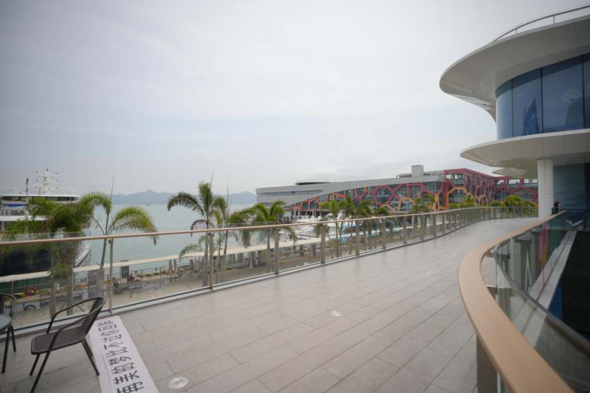 Prince Bay Garden City Villa--Corridor of Building 7
